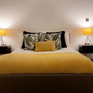  Apartment Centre Deluxe Whole Sleeps 4 D19 United Kingdom
